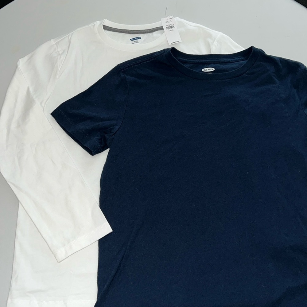 BUNDLE set of 2 Tee!! NWT White Longsleeve  and EUC Navy Short Sleeve